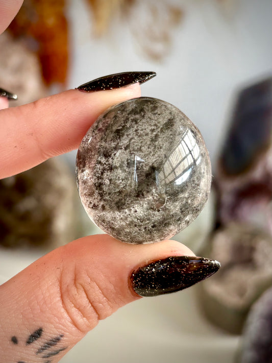 Grey Phantom Quartz Lense