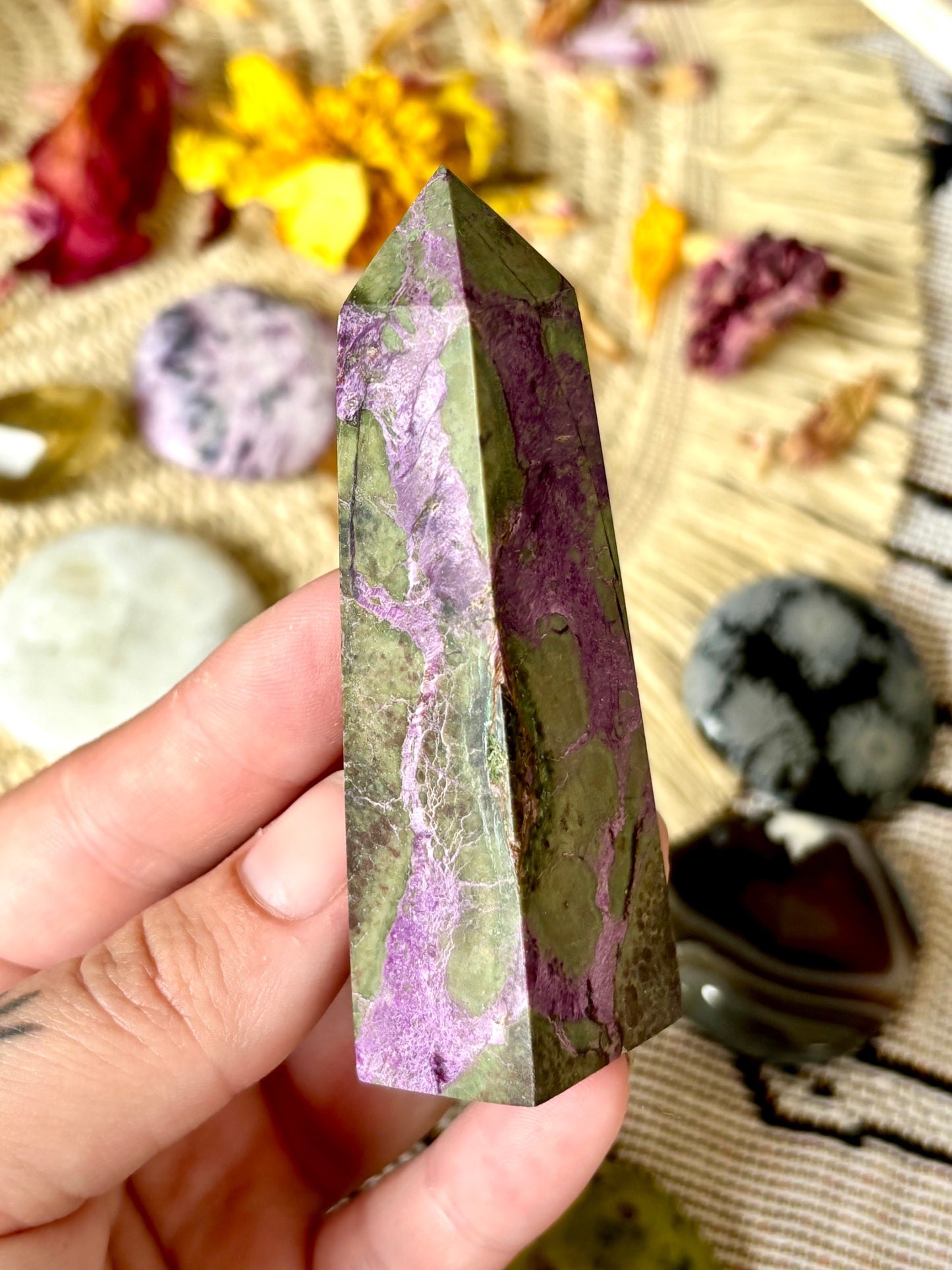 Stichtite in Serpentine Tower