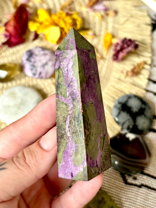 Stichtite in Serpentine Tower