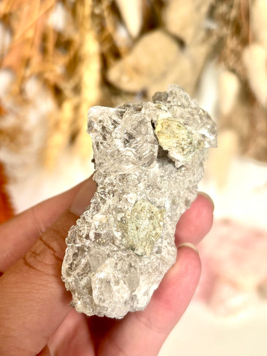 Diamond Quartz on Muscovite & Matrix (1)