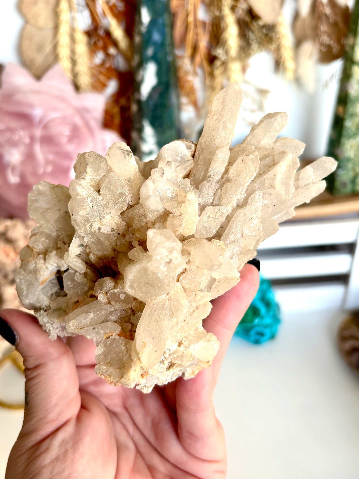 Quartz with U.V Reactive Calcite and Pyrite in the host