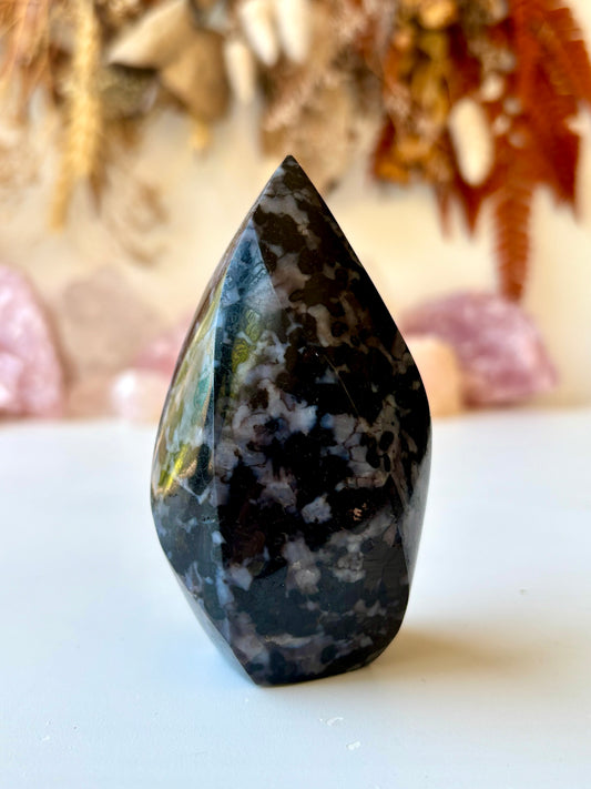 Indigo Gabro Flame (Madagascar)