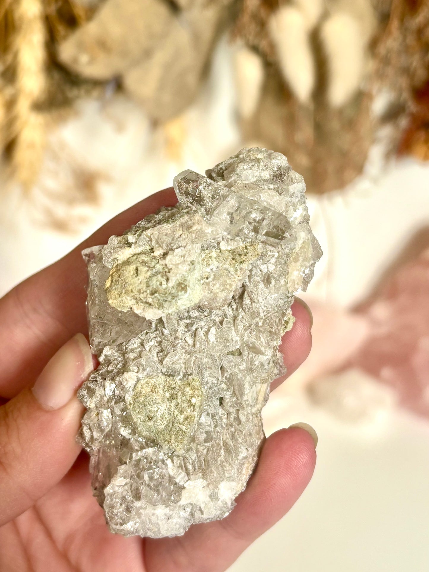 Diamond Quartz on Muscovite & Matrix (1)