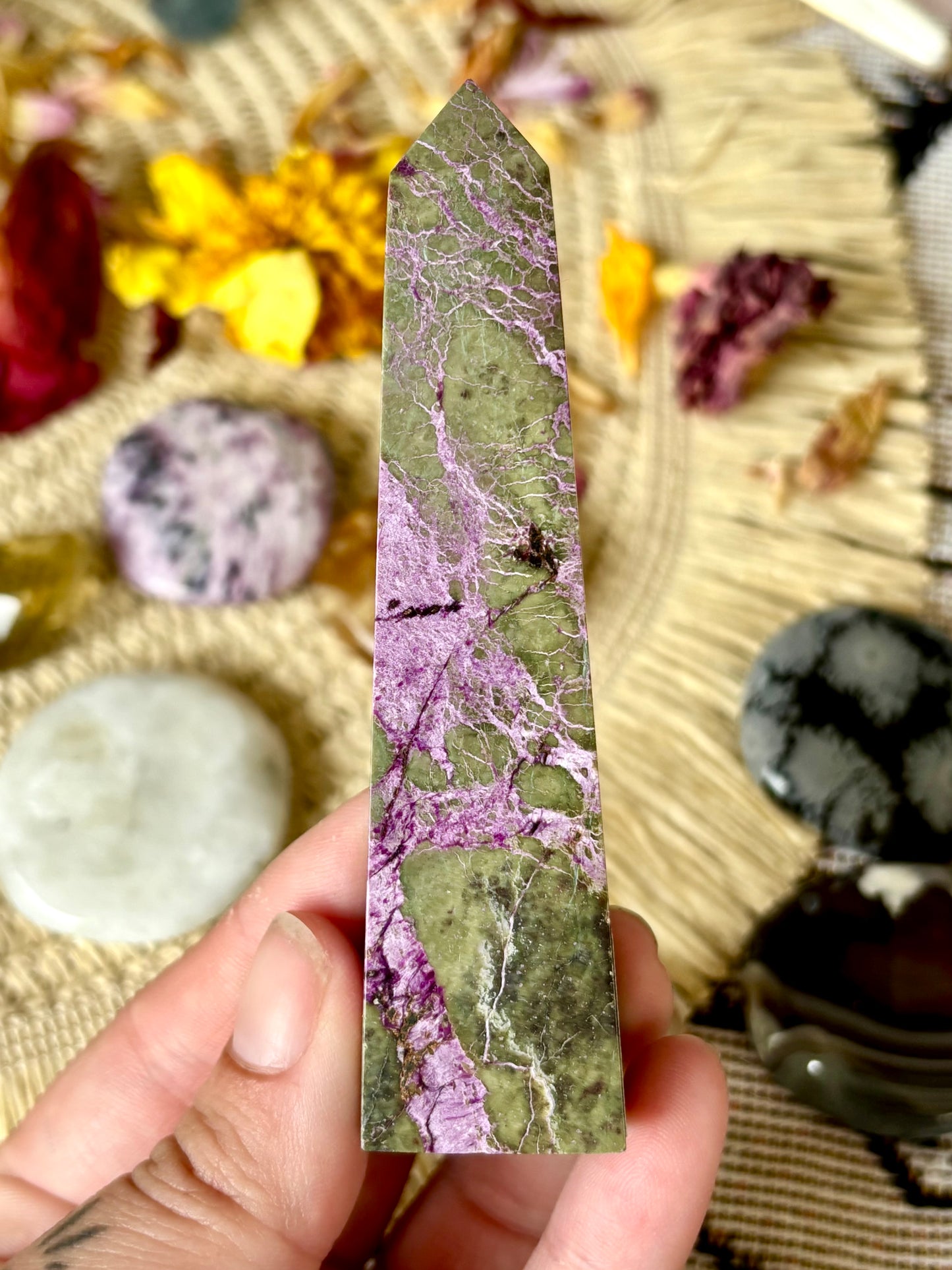 Stichtite in Serpentine Tower