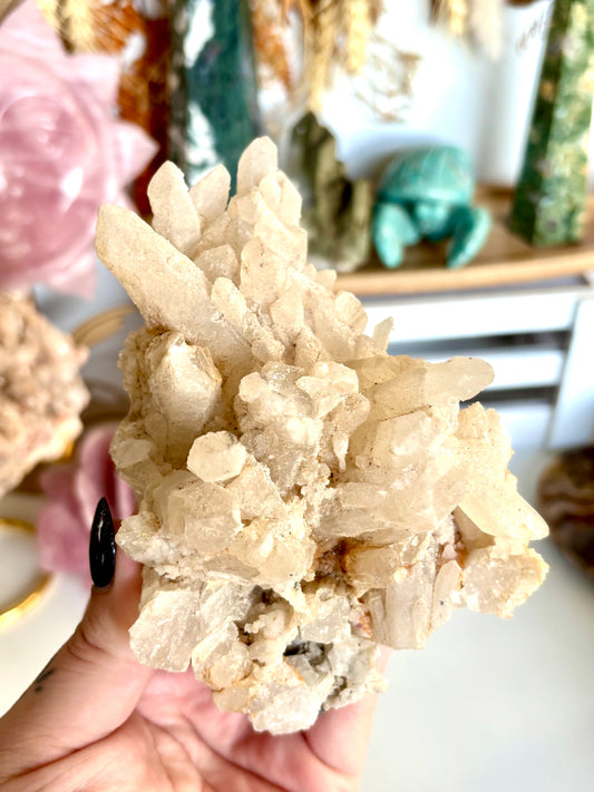 Quartz with U.V Reactive Calcite and Pyrite in the host