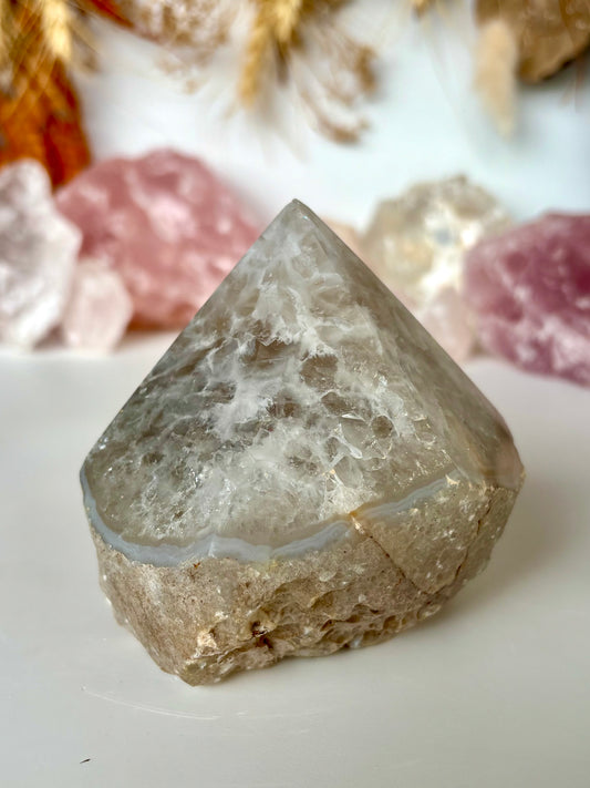 Agate/Quartz Cute Base Polished Point
