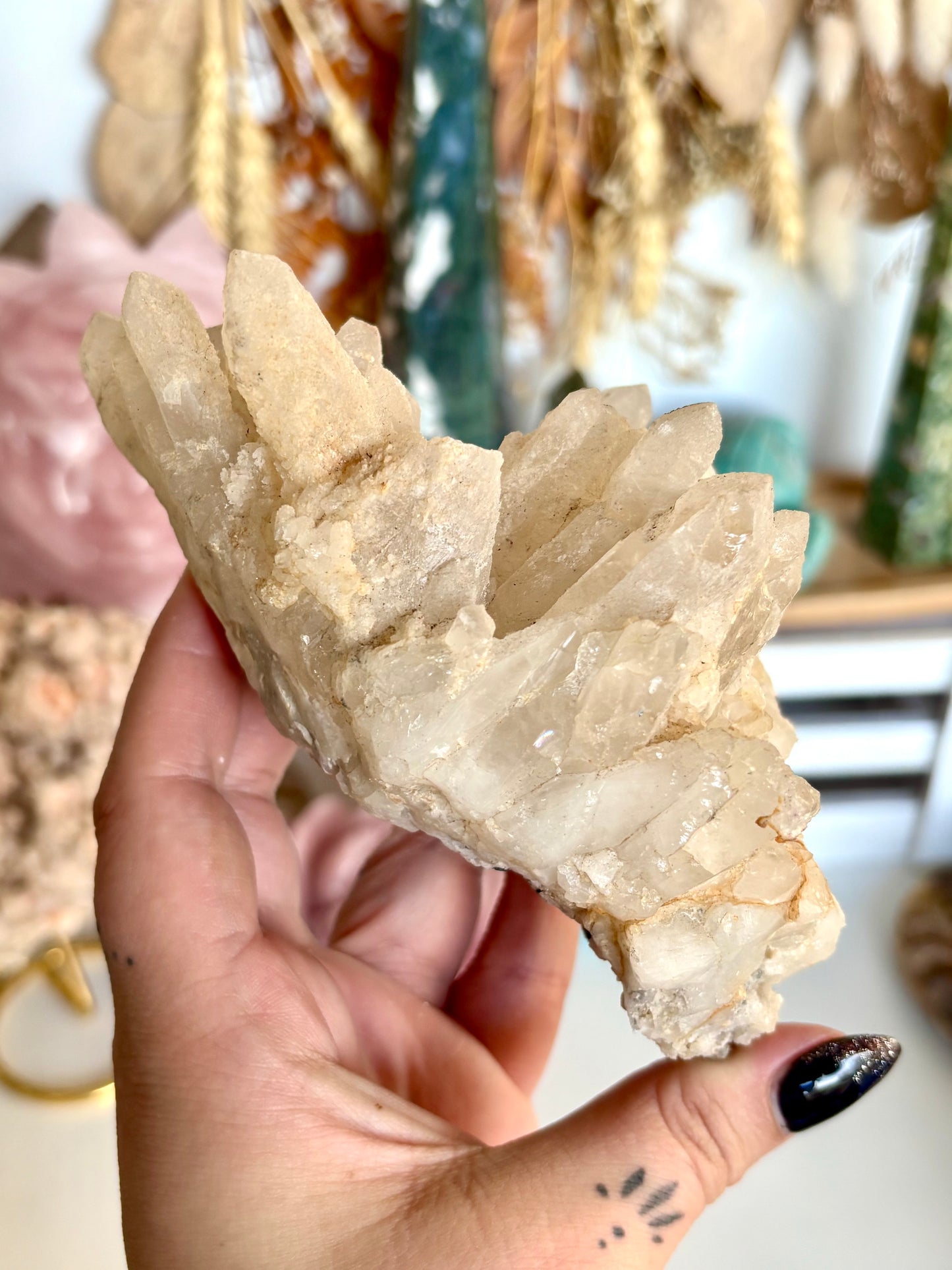 Quartz with U.V Reactive Calcite and Pyrite in the host
