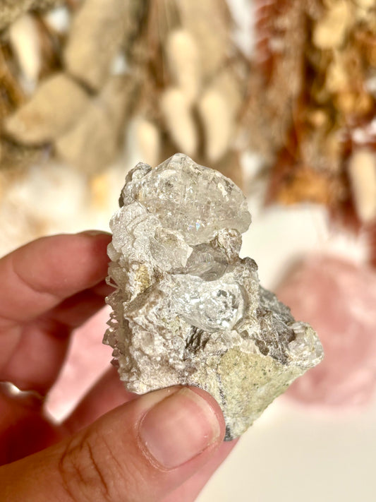 Diamond Quartz on Muscovite & Matrix (2)