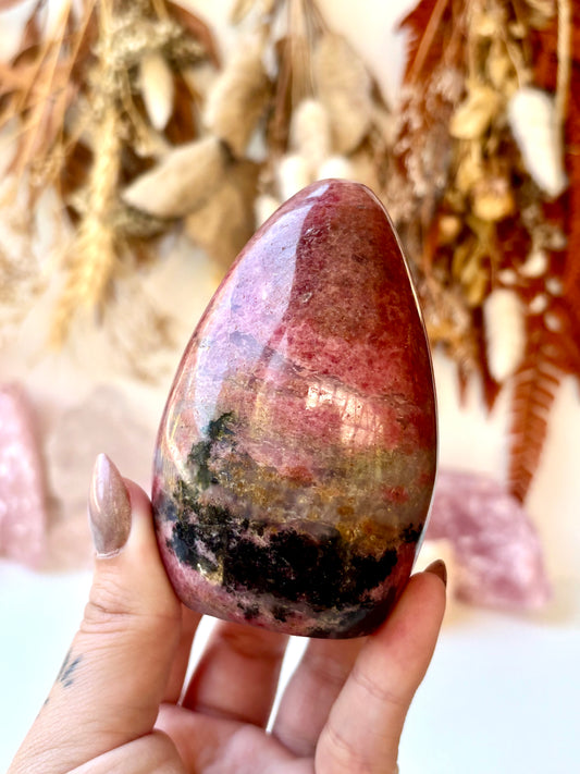 Rhodonite Freeform (Madagascar)