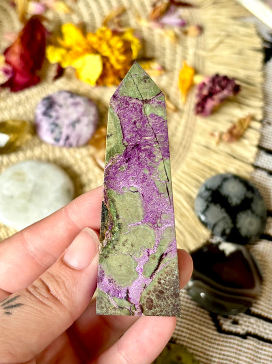 Stichtite in Serpentine Tower